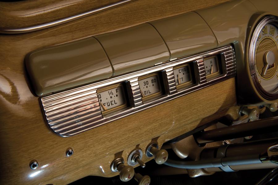  Ford Super DeLuxe Sportsman Convertible 1947 года  (фото 26 из 61)